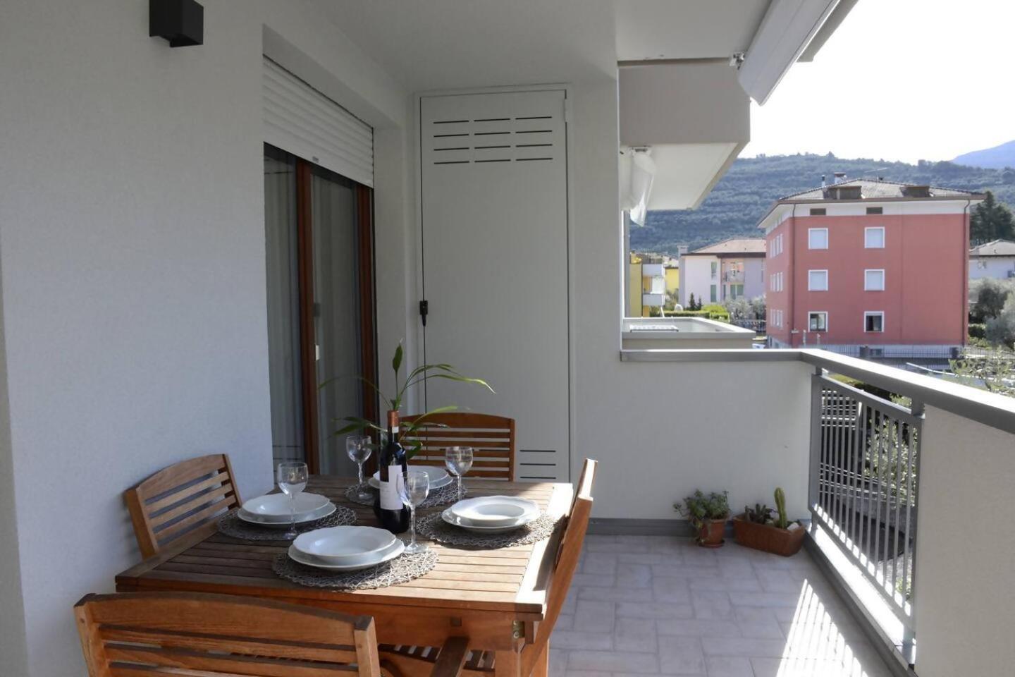 Appartamento Peler13 Con Balcone E Parcheggio Riva del Garda Exterior photo